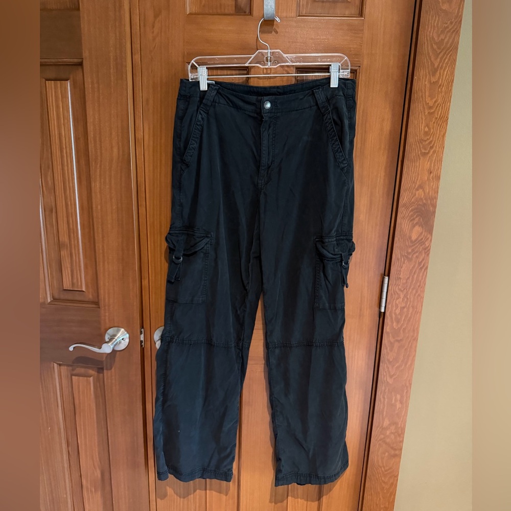American Eagle Outfitters Black Straight-Leg Cargo Pants